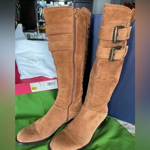LIKE NEW !! Knee High Rust Brown Suede Boots.